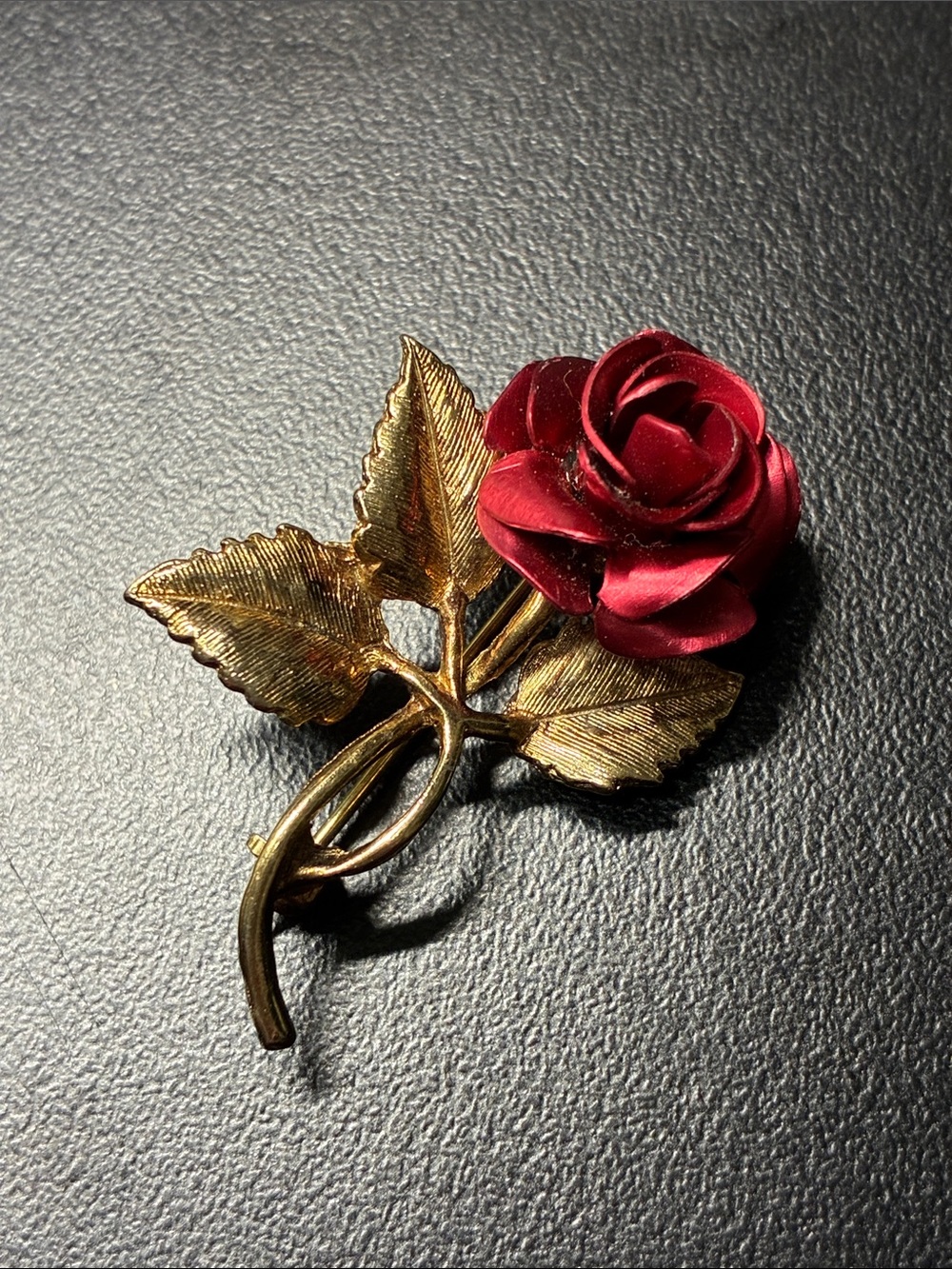 Vintage Gold-Tone Rose Brooch with Red metal Flower